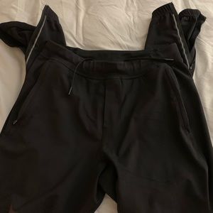 Lululemon men’s surge joggers